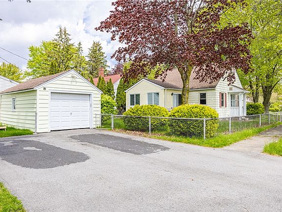 3rd image of 617 Howard Rd