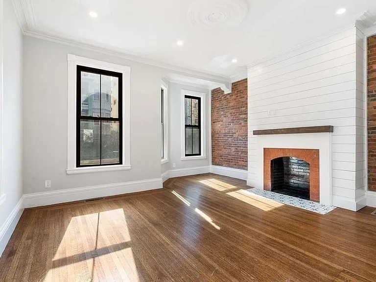 31 Monadnock St #1 — Photo 9