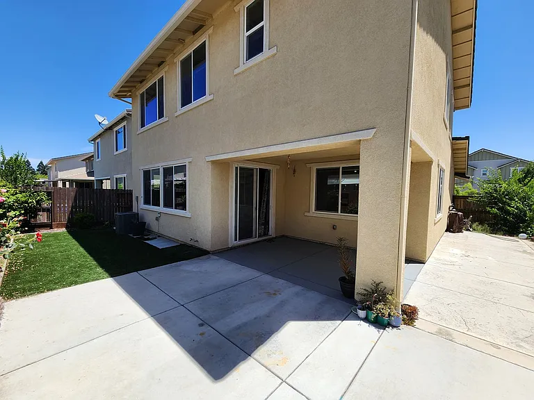 4549 Maple Crest St — Photo 34