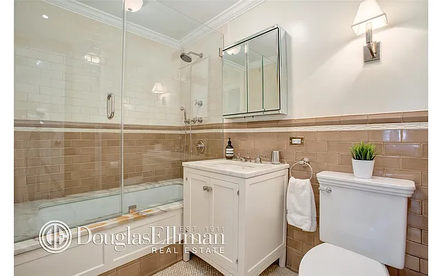 Rented by Douglas Elliman | media 20