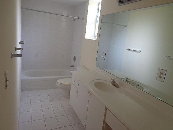 4th image of 6500 NW 114th Ave APT 1021