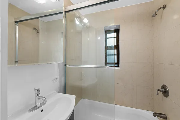 Rented by REAL New York | media 32