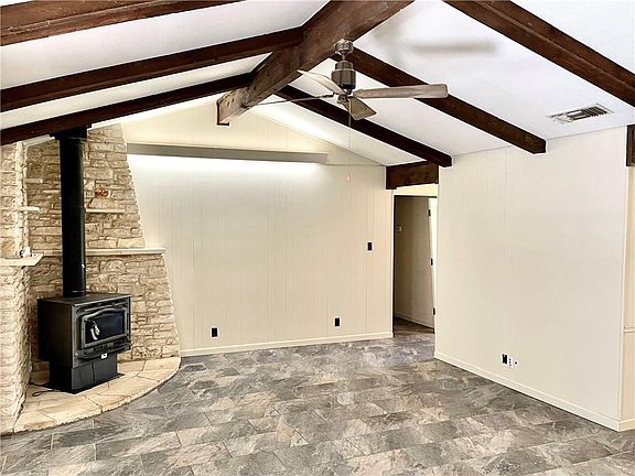 3rd image of 13415 Lois Ln