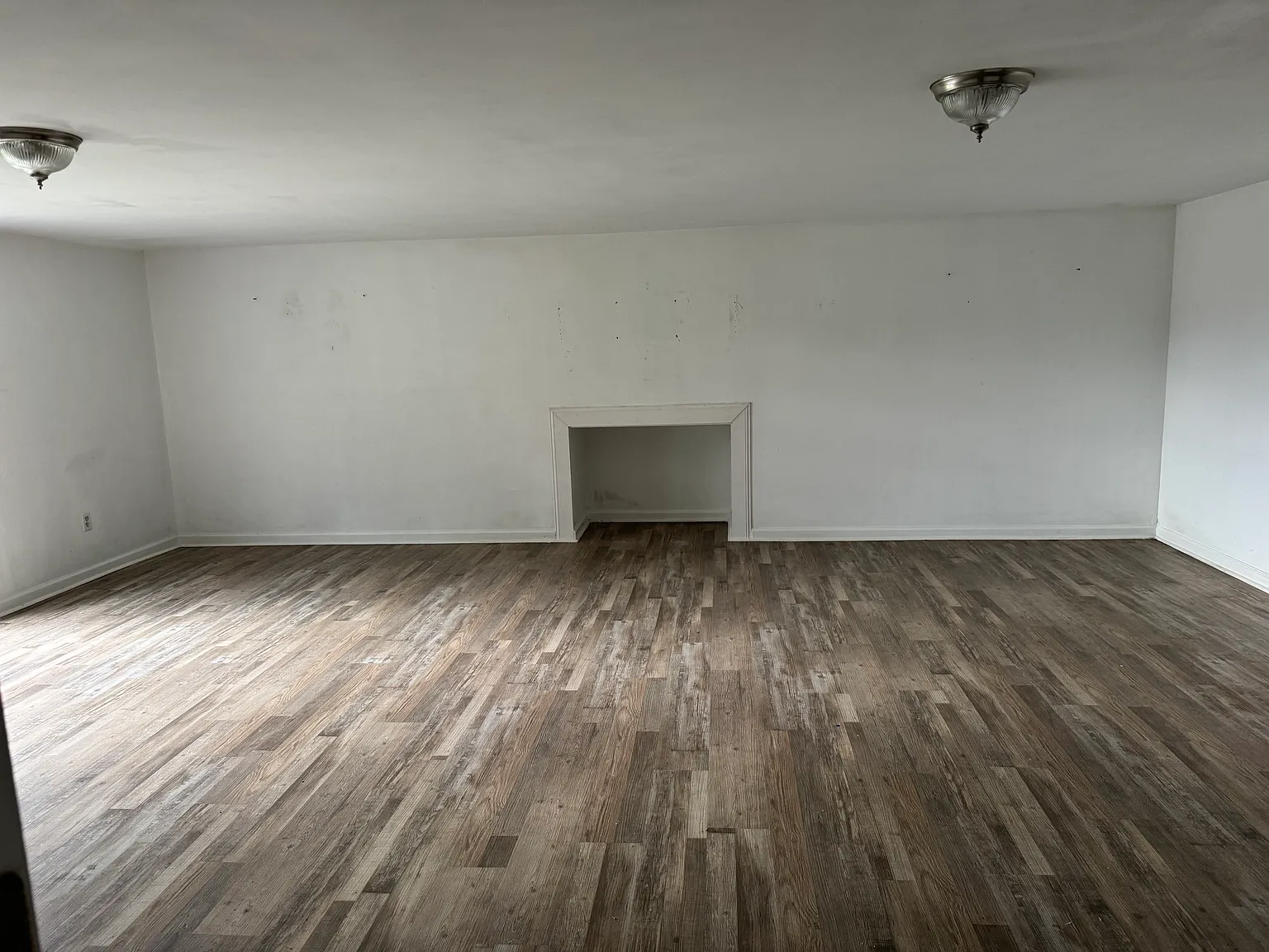 6 bed, 3.5 bath, 2850 sqft, $2,450 — Photo 4