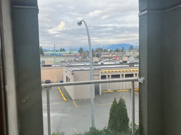 2585 Ware St #304, Abbotsford, BC V2S 3E2
