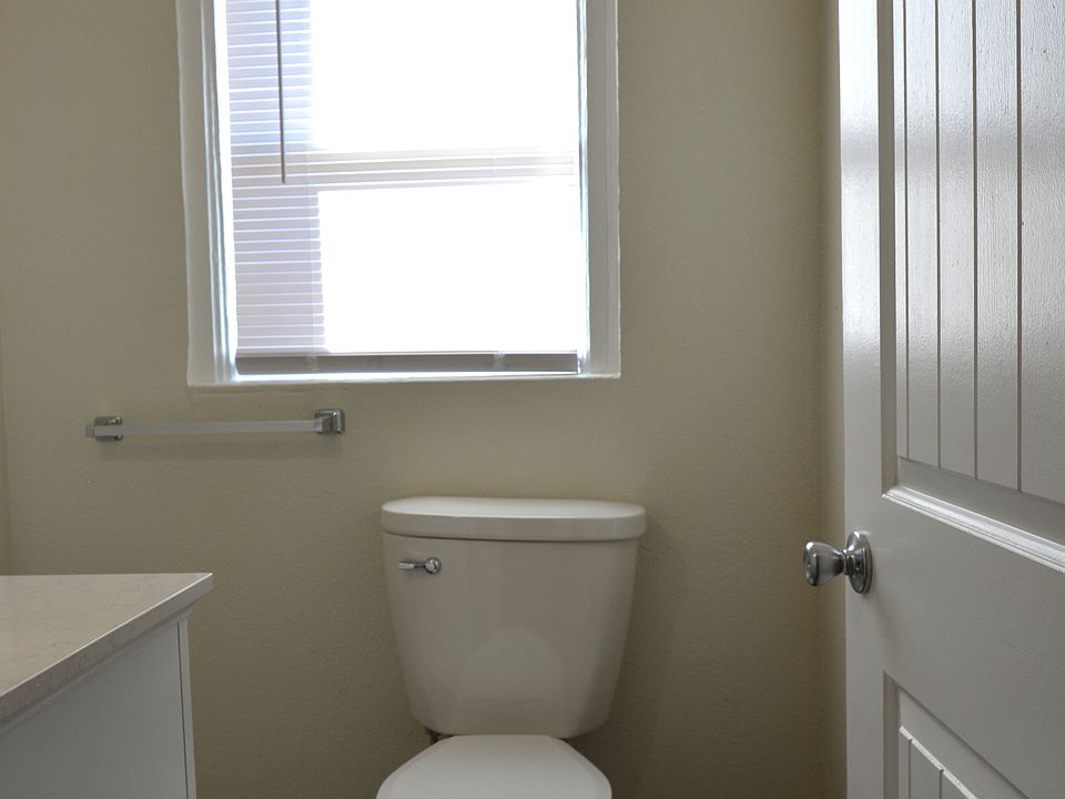 4 - Bathroom 2_12142022