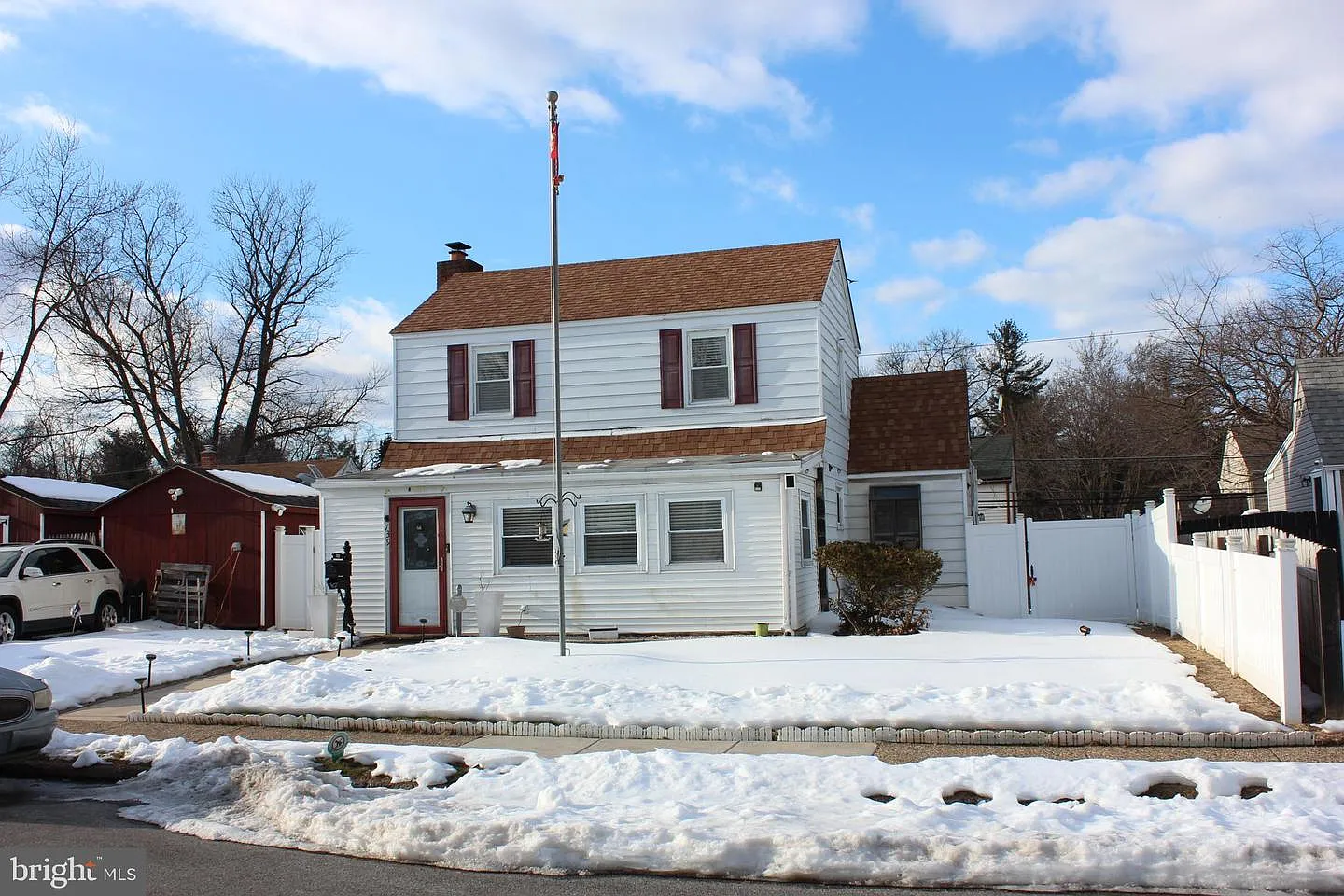 739 Westwood Ln photo 1