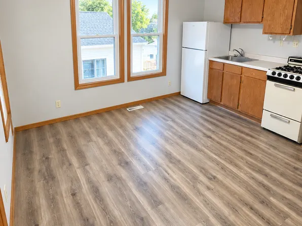 S Capitol St Studio Apartments, 340 S Capitol St #2-B, Pekin, IL 61554