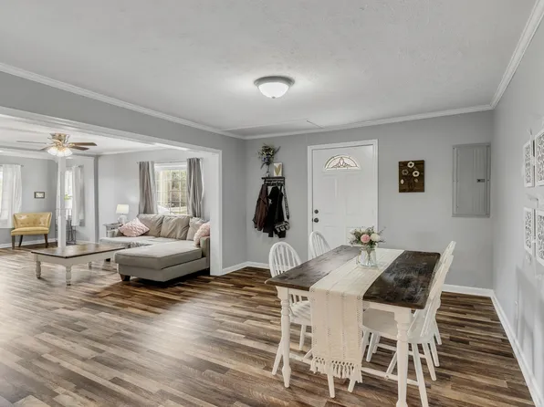 795 McMurry Blvd E, Hartsville, TN 37074