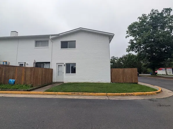 612 Adams St #612, Herndon, VA 20170