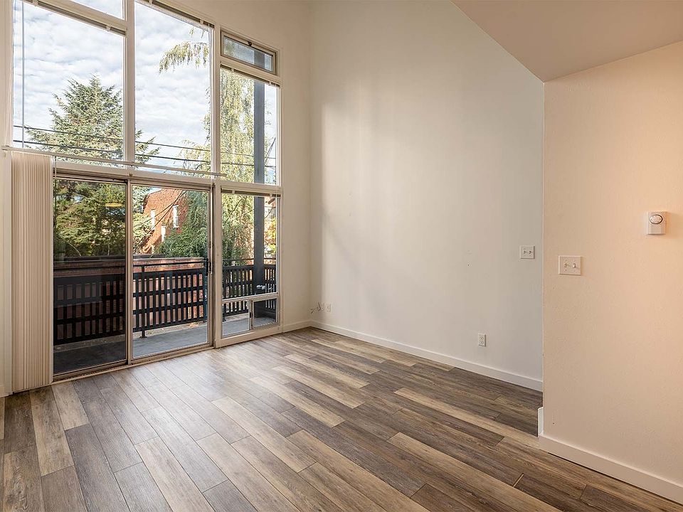 1st image of 427 Summit Ave E #266