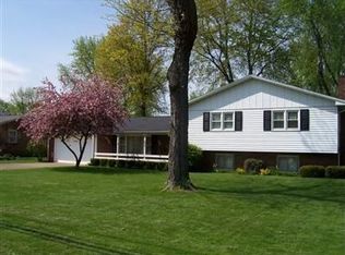 855 Glenwood St SW, North Canton, OH 44720