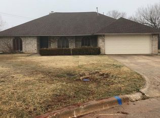 5821 Cheyenne Ct, Warr Acres, OK 73132