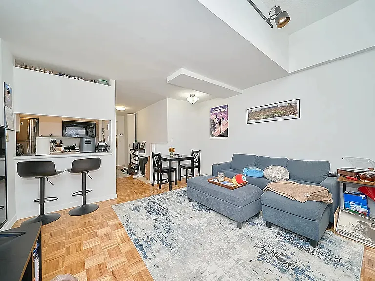 159 E 30th St #9B — Photo 1