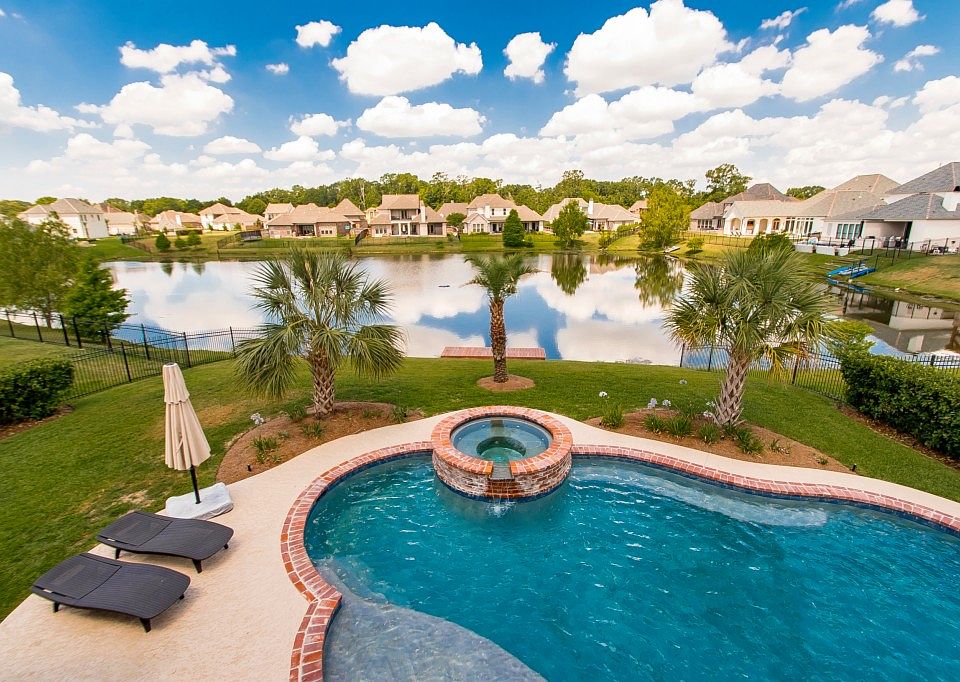1st image of 8756 Lake Carriage Dr