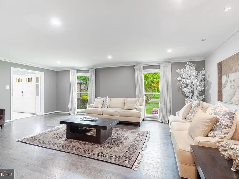 820 Ridge Dr — Photo 4