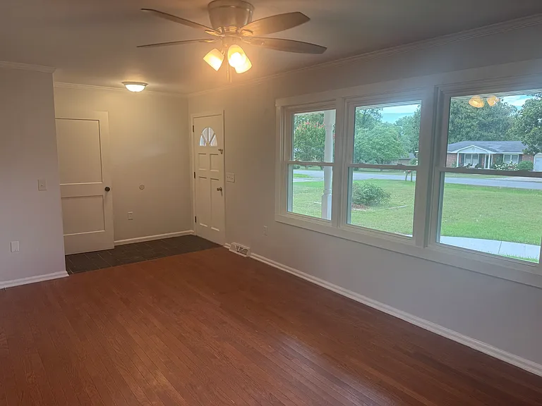 313 Rhodehaven Dr — Photo 9