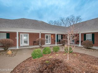 817 Garden Pointe Dr, Simpsonville, KY