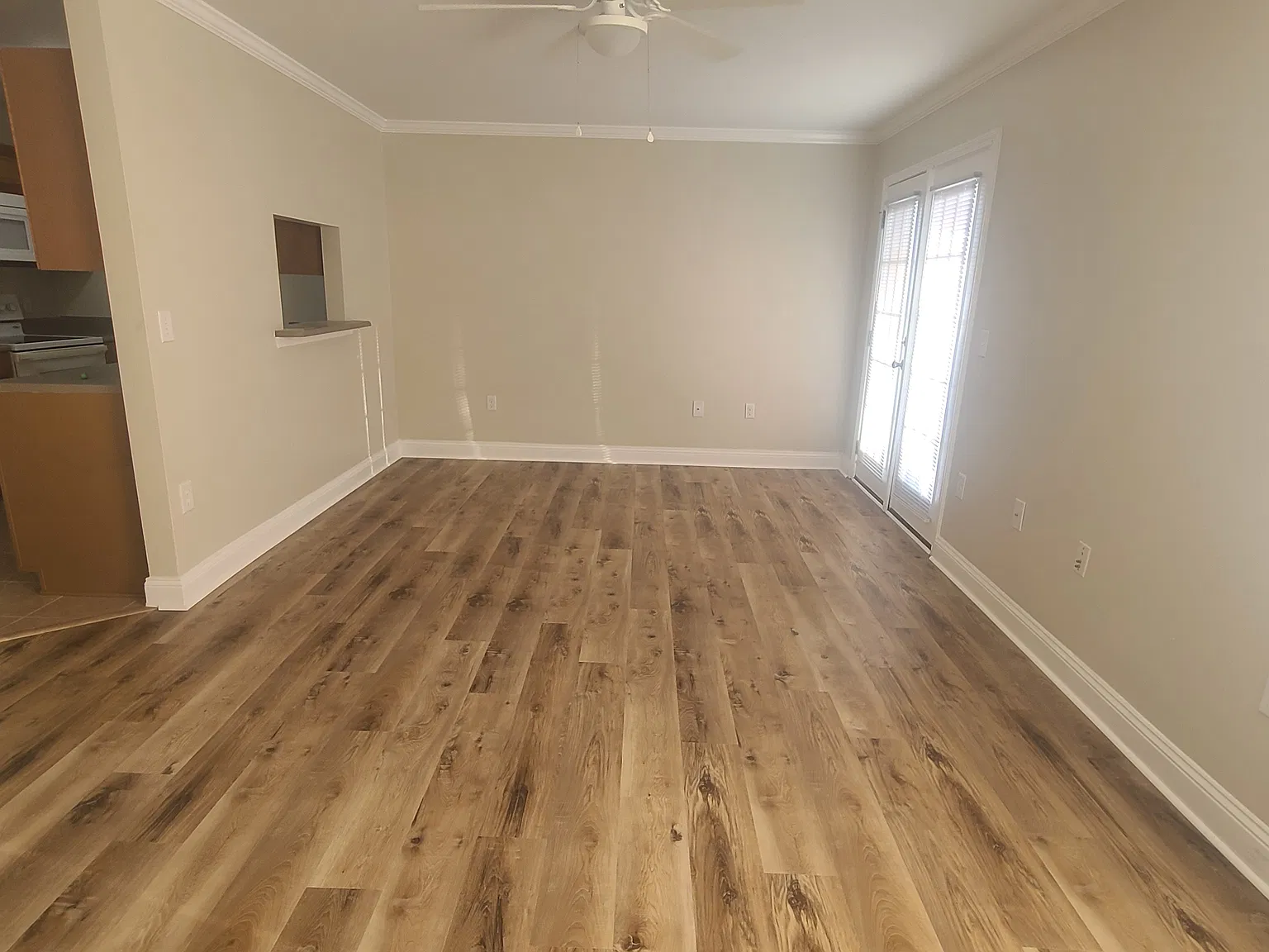 3 bed, 2.5 bath, 1460 sqft, $1,600 — Photo 3