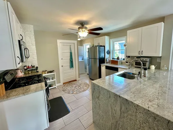 15-17 Lesher St #2, Roslindale, MA 02131