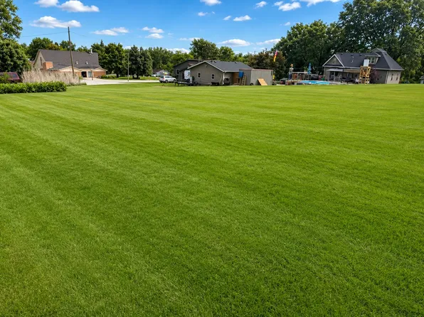 Park Ln, Runnells, IA 50237