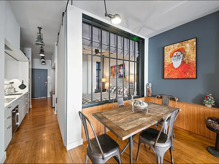 348 W 56th St #4D — Photo 3