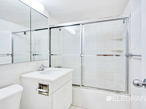5th image of 200 E 71st St #14L