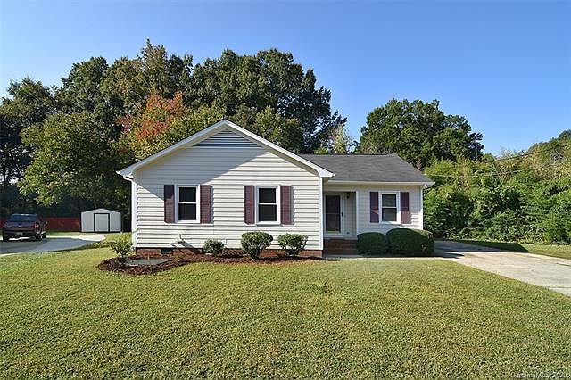 1st image of 330 Finley Sq