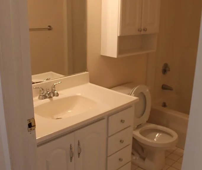Upstairs full bath