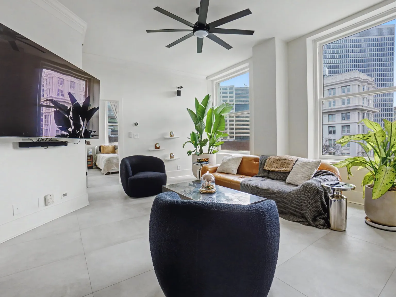 Downtown Atlanta Luxury Condo | Live at the Center of Everything! — Photo 3