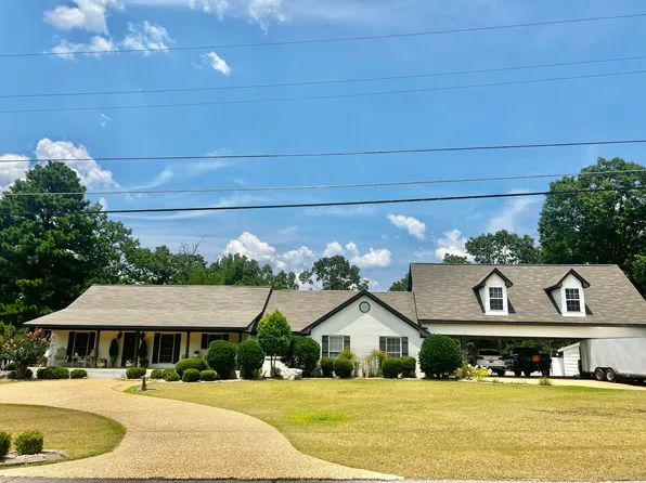 1996 Oakview Dr, Tupelo, MS 38804