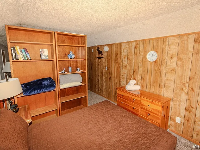 370 Victoria Ln — Photo 14