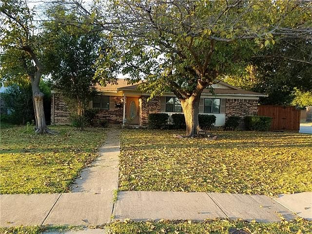 1st image of 2135 Travis Dr