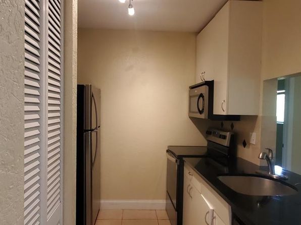 1444 Windsor Ct APT 1