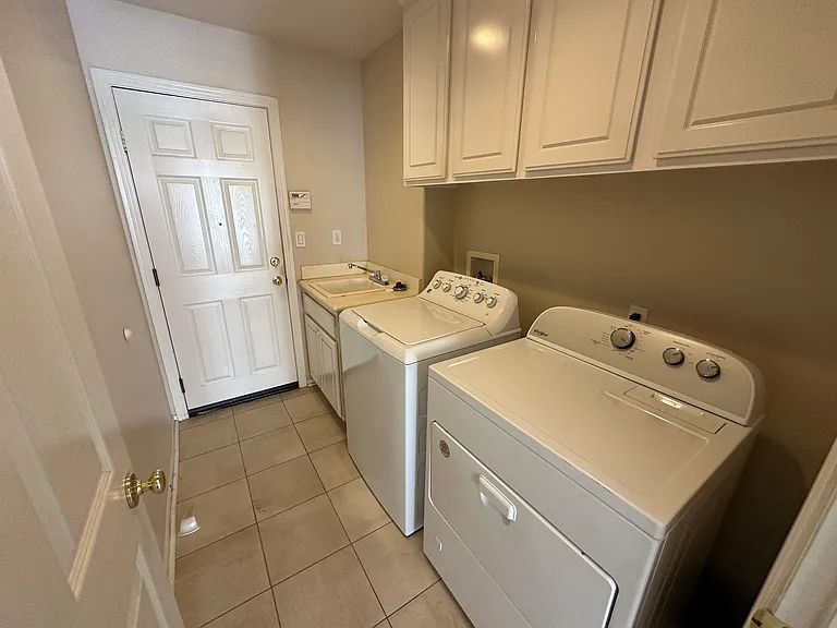 932 Torrey Pines Pl — Photo 3