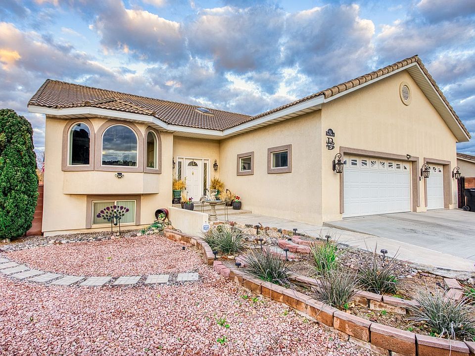 1st image of 881 N Desert Wind Dr