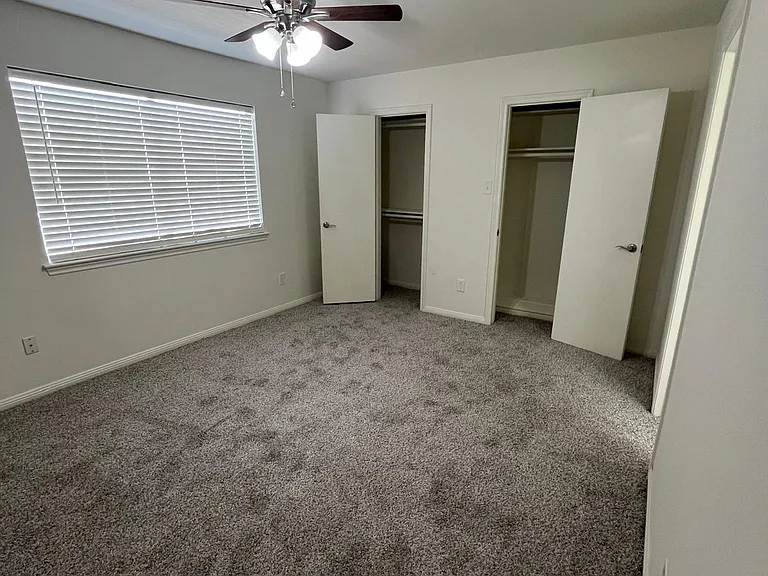 7834 Oakington Dr — Photo 14