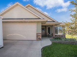 541 Rolling Hills Dr, Tiffin, IA 52340