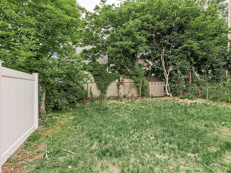 2240 E 97th St — Photo 39