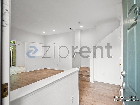 5th image of 343 Oleander Dr