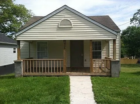 426 E Caldwell Ave