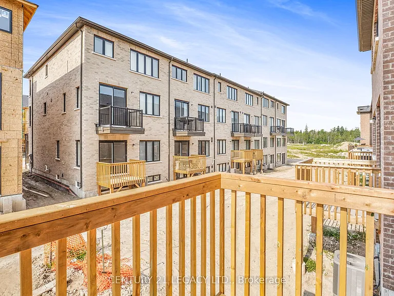 131 Blue Forest Cres — Photo 39