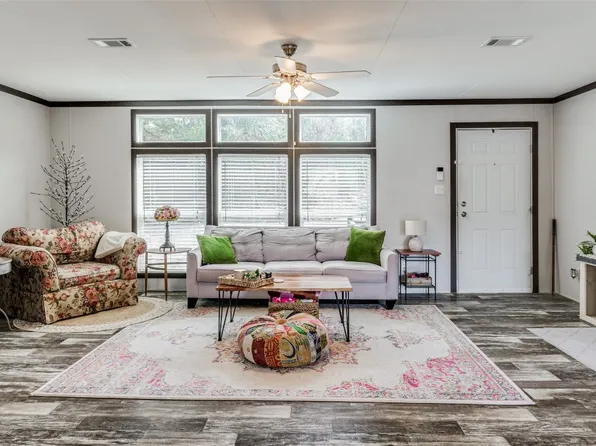 1116 Indian Dr, Granbury, TX 76048