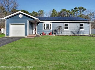 31 N Navajo Dr, Waretown, NJ 08758