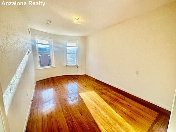 2nd image of 23 Sheafe St APT 3