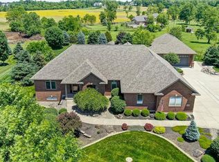 1864 Pathfinder Ct, Xenia, OH 45385