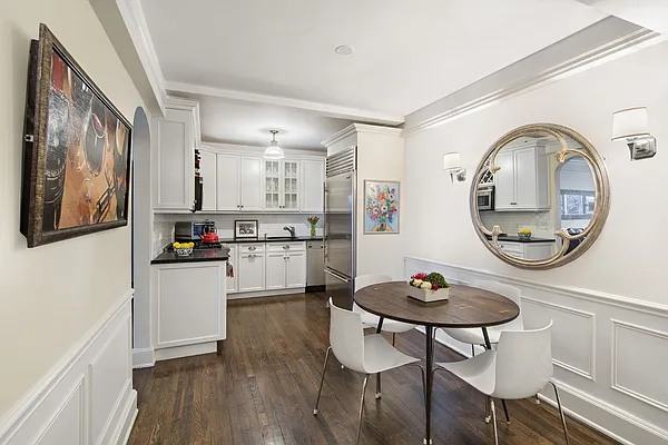 Sold by Warburg | media 5