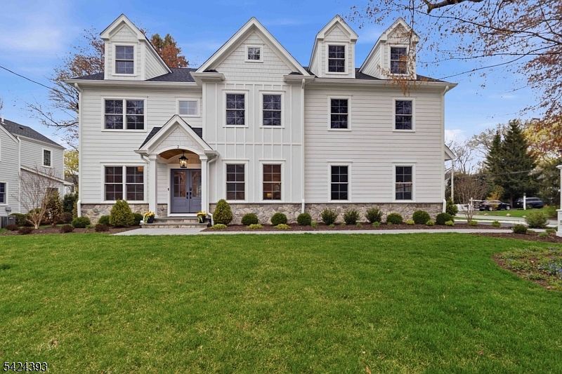 1st image of 2 Whitman Dr