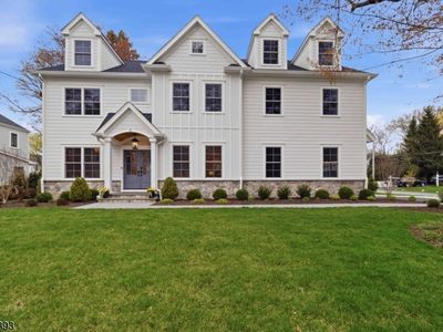 2 Whitman Dr, Chatham, NJ, 07928
