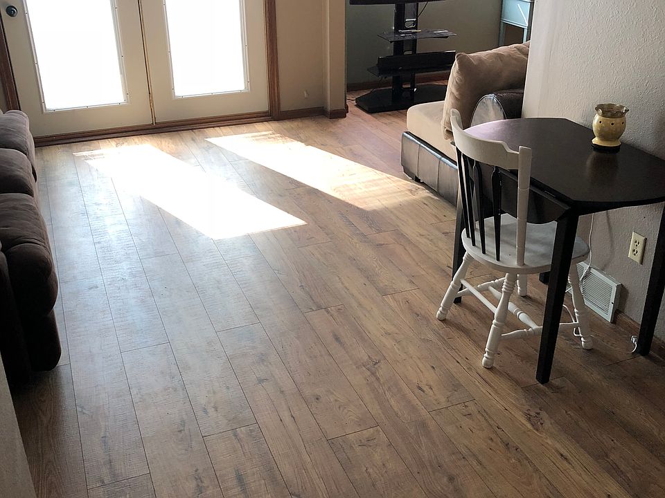 1st image of 549 2nd Ave S